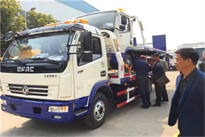 吉林汽车道路救援拖车价格